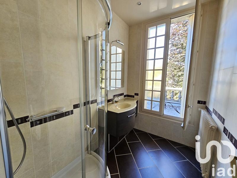 Maison - 345 m² - 16 pièces