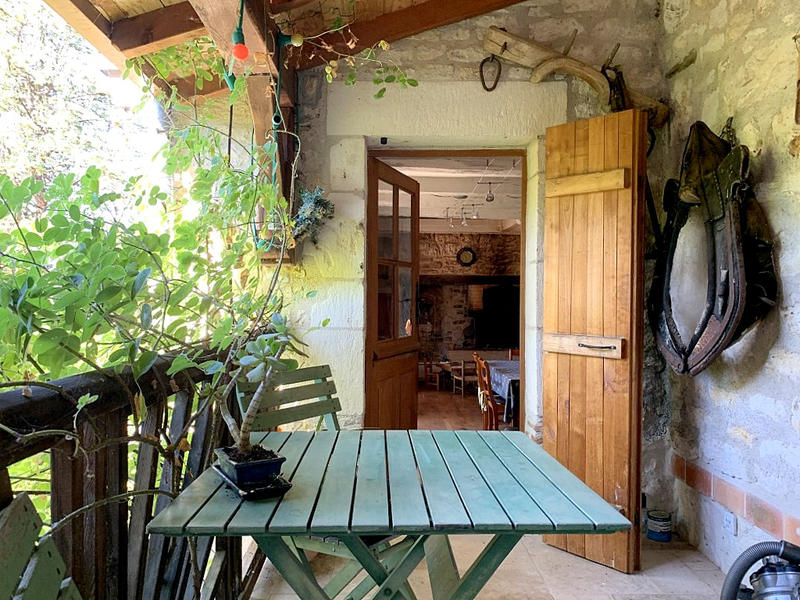 Maison - 420 m² - 18 pièces