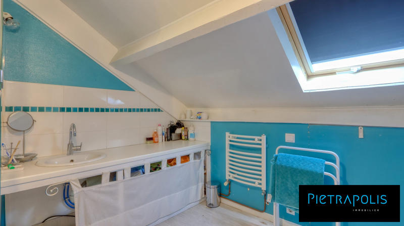 Maison - 270 m² - 9 pièces