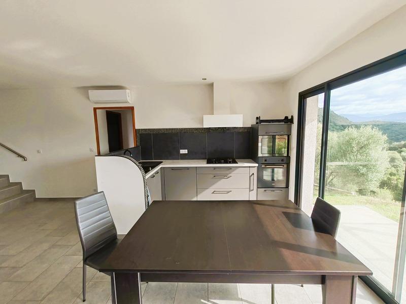 Maison - 107 m² - 5 pièces