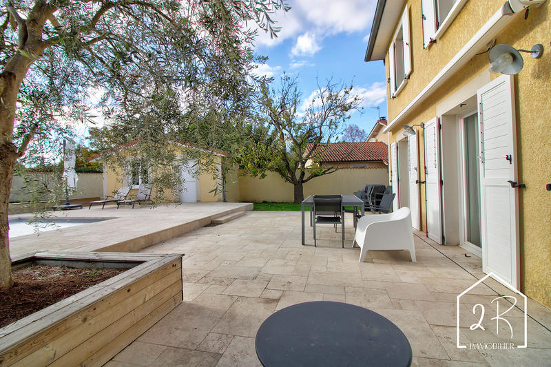 Maison - 140 m² - 5 pièces