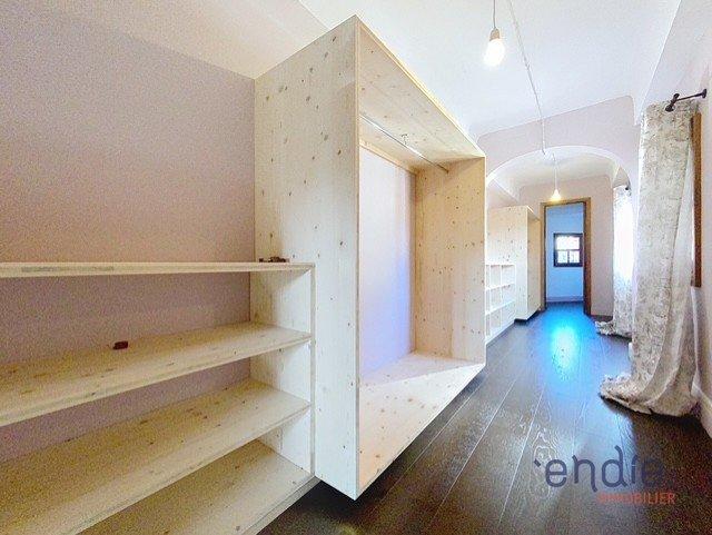 Maison - 258 m² - 7 pièces