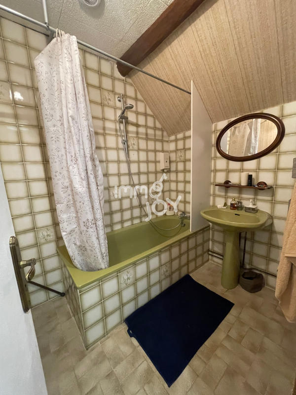 Maison - 230 m² - 11 pièces