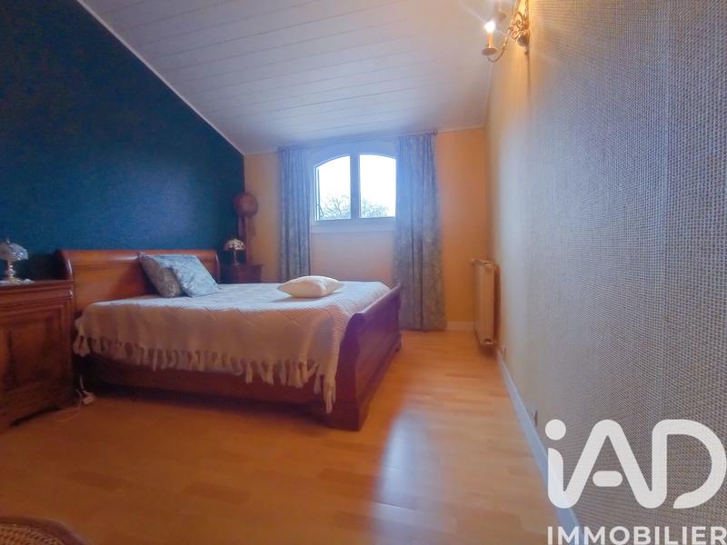 Maison - 205 m² - 7 pièces