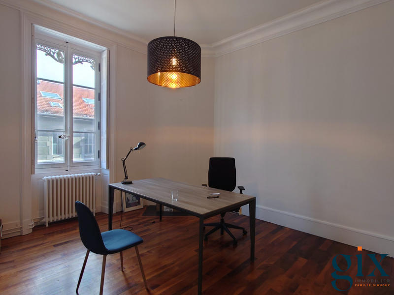 Appartement - 180 m² - 7 pièces