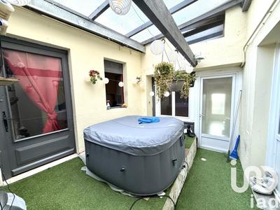 Maison - 270 m² - 11 pièces