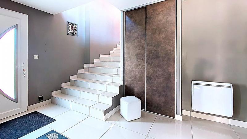 Maison - 209 m² - 7 pièces