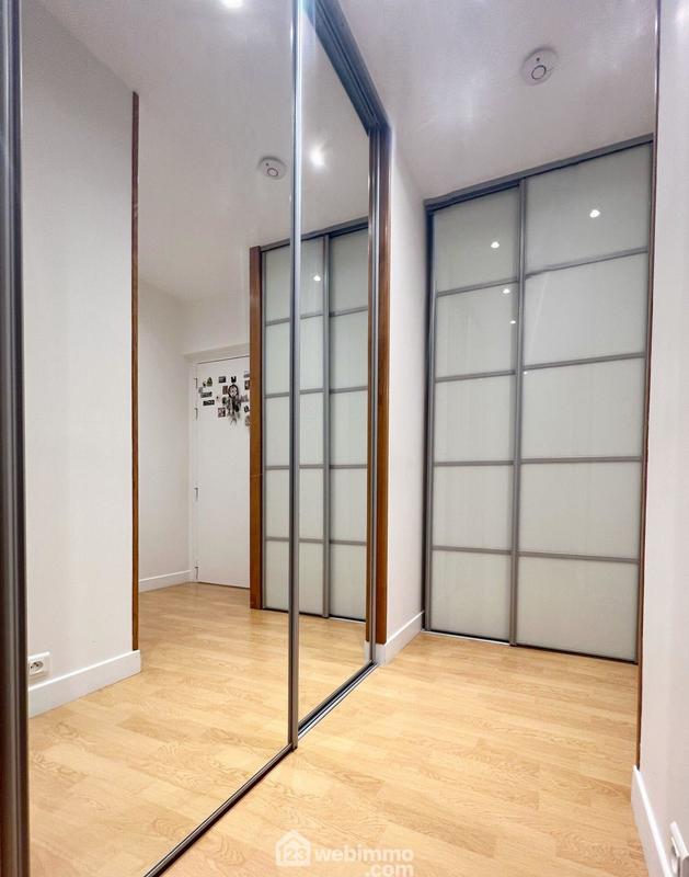 Loft - 147 m² - 5 pièces