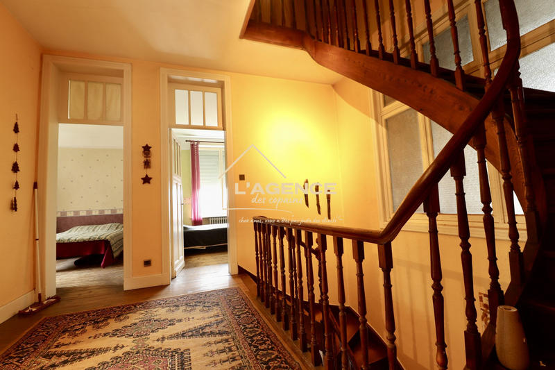 Maison - 236 m² - 10 pièces