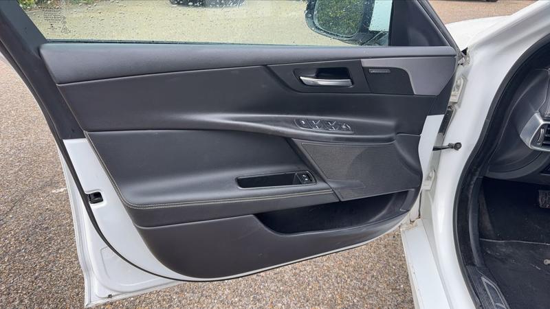 Jaguar Xe 2.0 d 180 Bva8 R-Sport