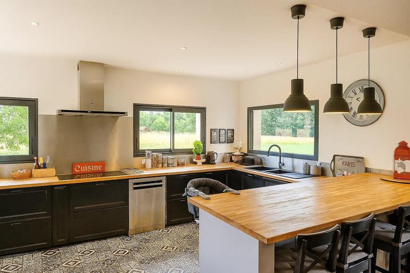 Maison - 262 m² - 9 pièces