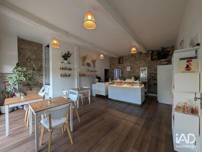 Maison - 210 m² - 3 pièces