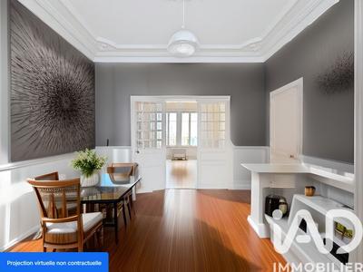 Maison - 240 m² - 11 pièces