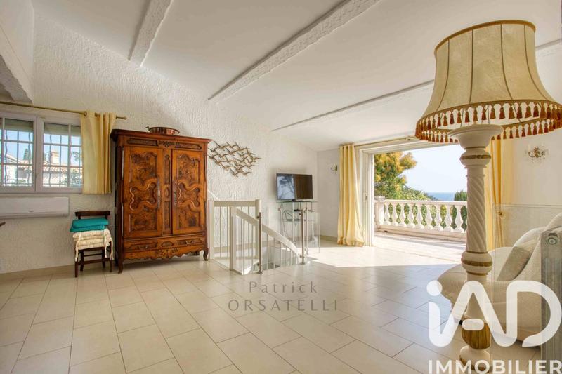 Maison - 158 m² - 4 pièces