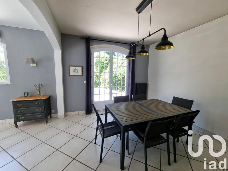 Maison - 220 m² - 9 pièces