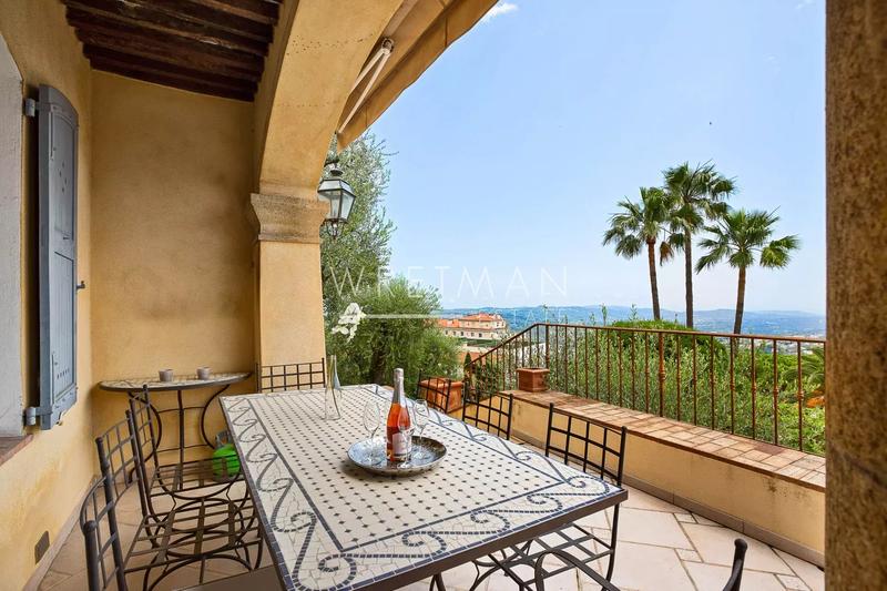 Maison de ville - 200 m² - 7 pièces