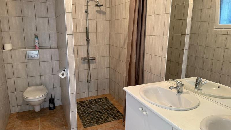 Maison - 200 m² - 8 pièces