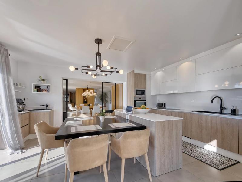 Villa - 280 m² - 7 pièces