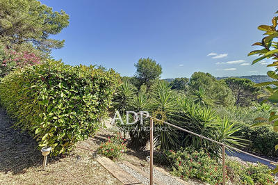 Maison - 300 m² - 7 pièces