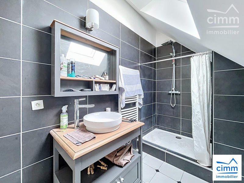 Maison traditionnelle - 145 m² - 6 pièces