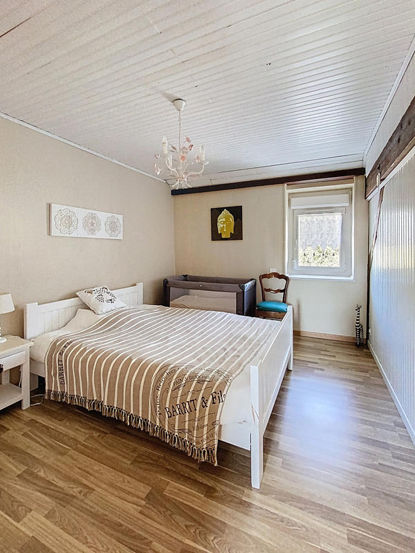 Maison - 185 m² - 8 pièces