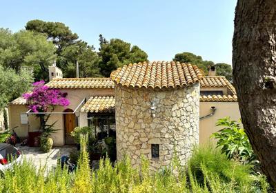 Maison - 200 m² - 8 pièces