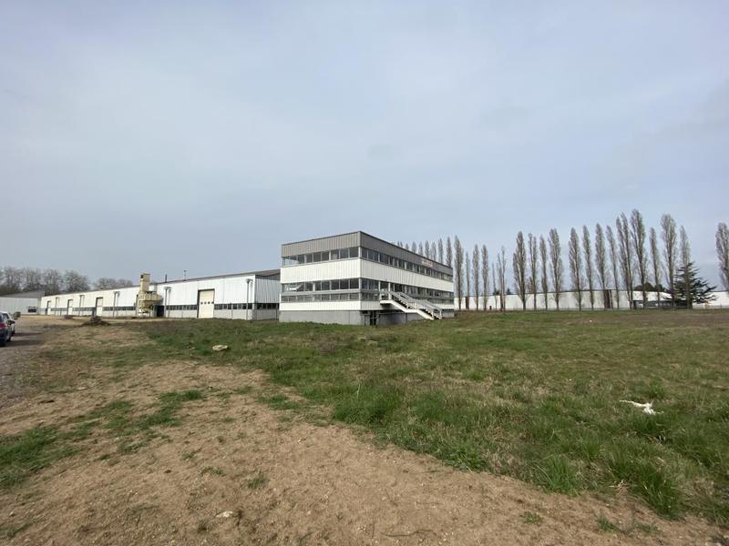 Entrepôt - 10 000 m²