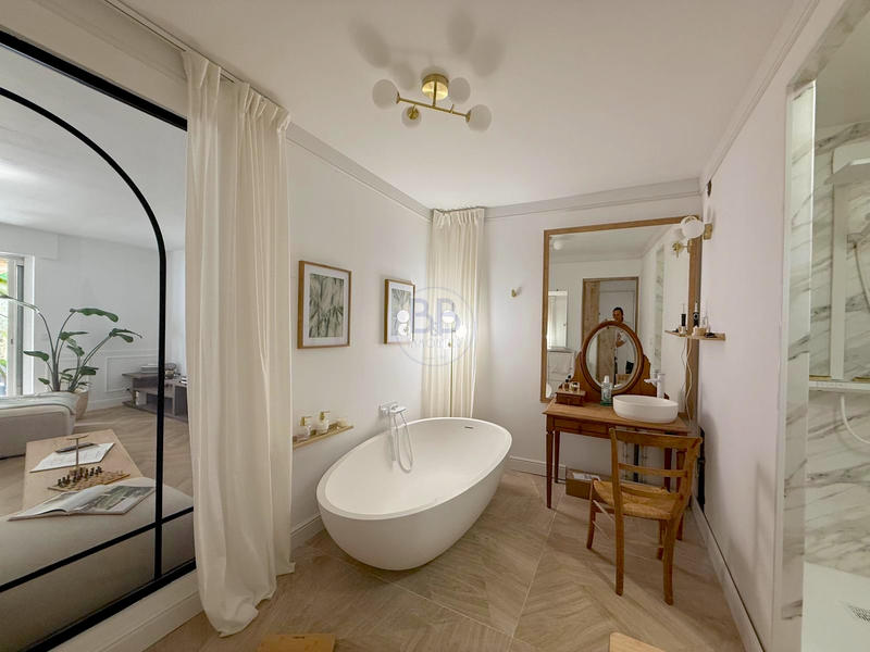 Appartement - 100 m² - 4 pièces