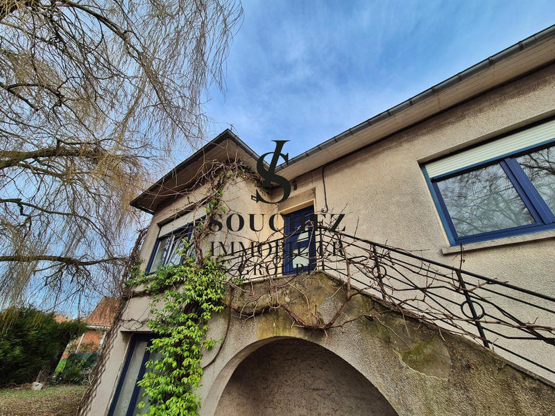 Maison - 171 m² - 10 pièces