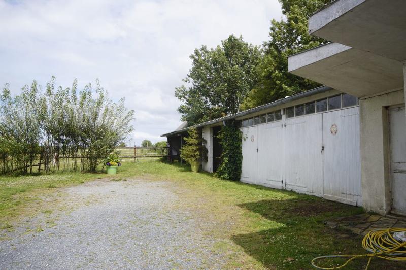 Maison - 302 m² - 13 pièces