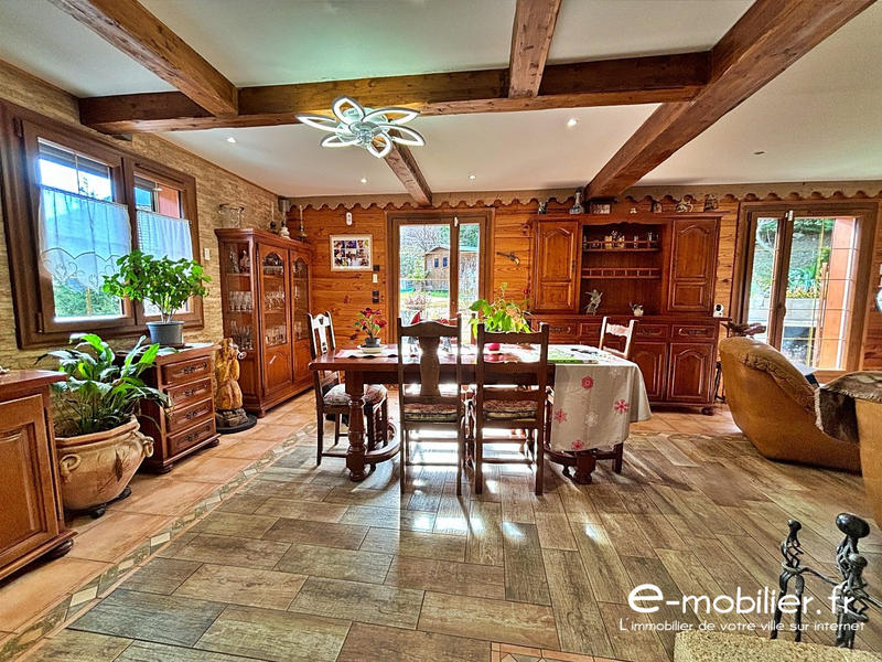 Maison - 136 m² - 5 pièces