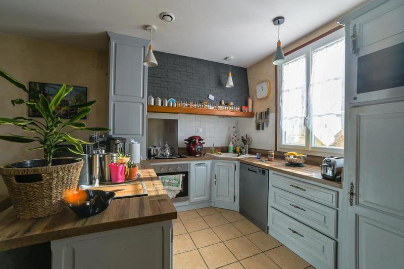 Maison - 95 m² - 5 pièces