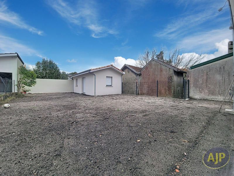 Maison - 147 m² - 8 pièces