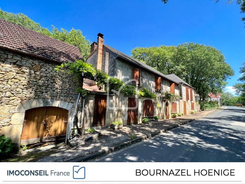 Maison - 245 m² - 11 pièces