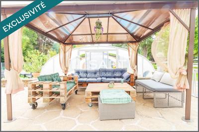 Maison - 384 m² - 12 pièces