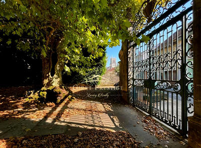 Maison - 519 m² - 14 pièces