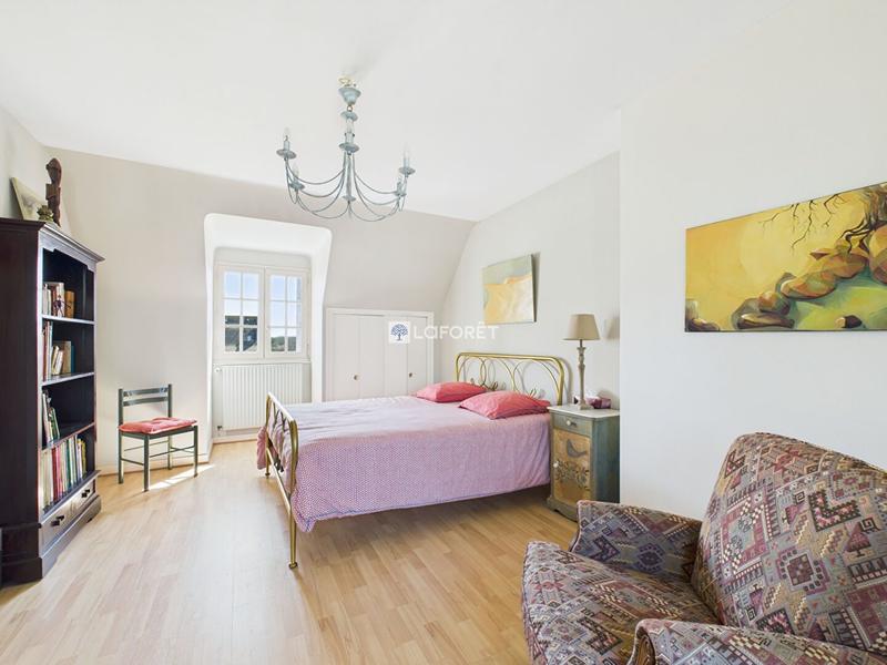 Maison - 186 m² - 8 pièces