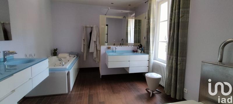 Maison - 263 m² - 11 pièces