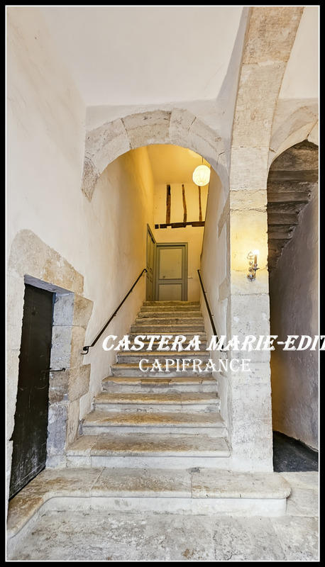 Maison en pierre - 202 m² - 7 pièces