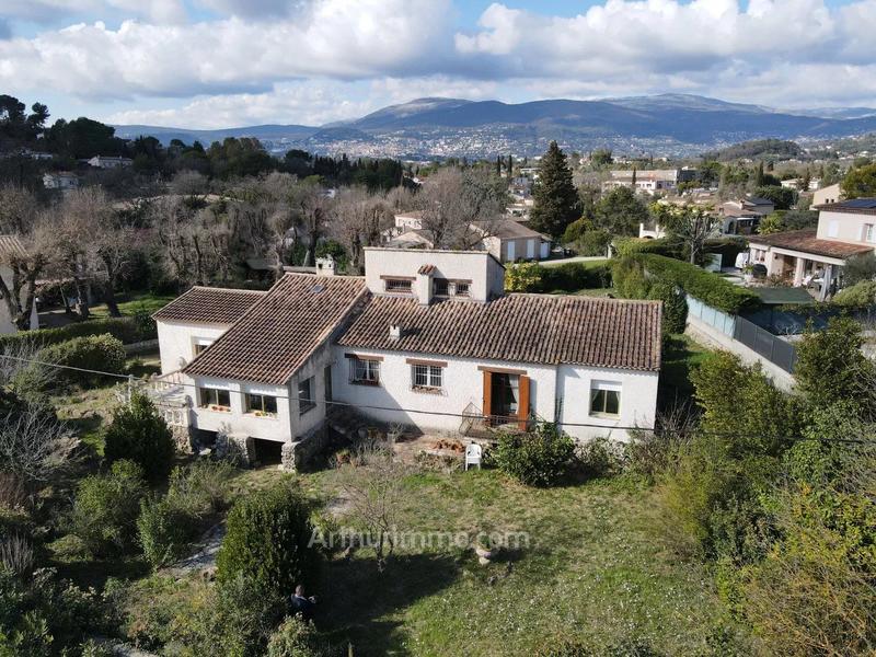 Maison - 186 m² - 7 pièces