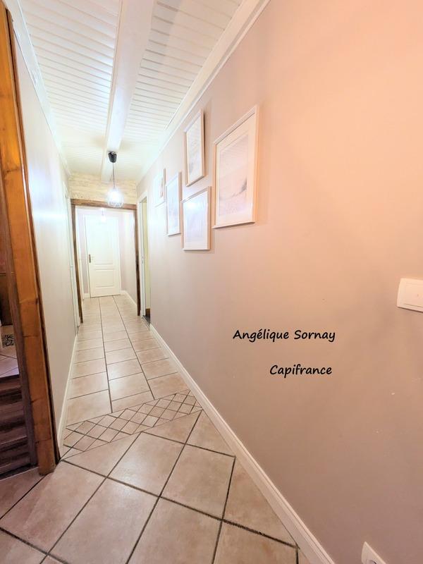 Maison - 222 m² - 8 pièces