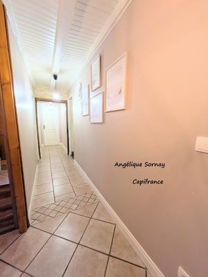 Maison - 222 m² - 8 pièces