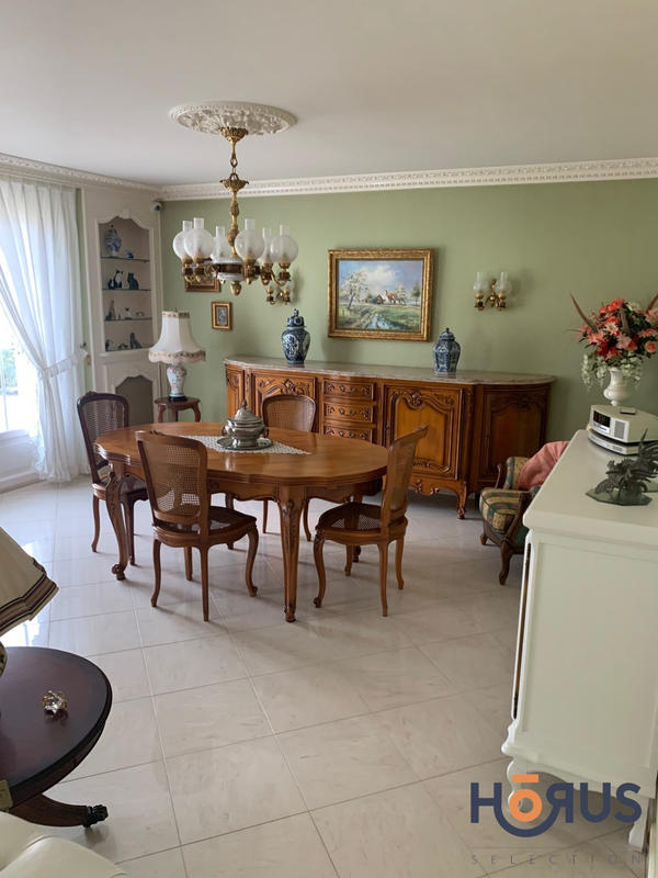 Viager - Maison traditionnelle - 160 m² - 5 pièces