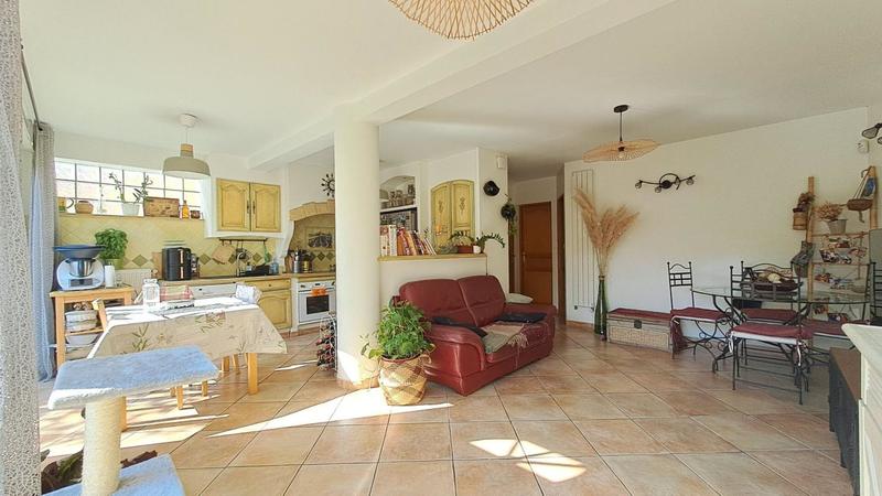 Maison - 95 m² - 5 pièces