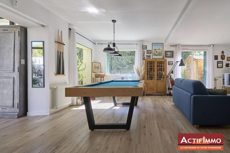 Maison contemporaine - 250 m² - 7 pièces