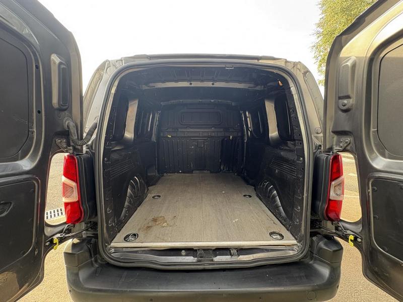 Citroën Berlingo 1.5l Bhdi 130 Cv Eat8 Asphalt 3 Places