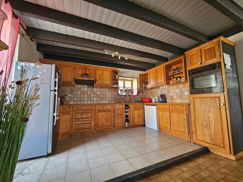 Maison - 202 m² - 6 pièces