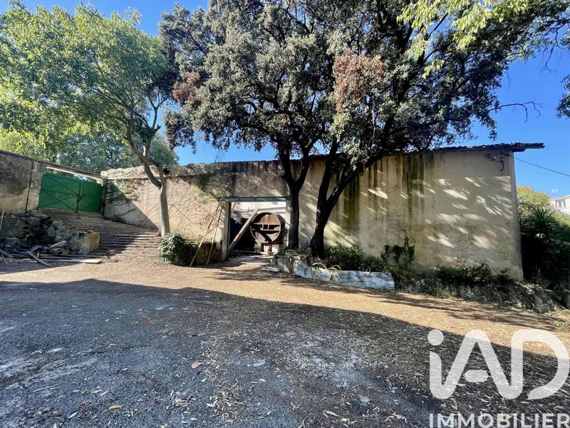 Maison - 400 m² - 1 pièce