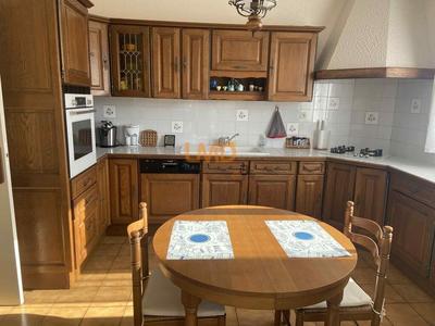 Maison - 151 m² - 7 pièces