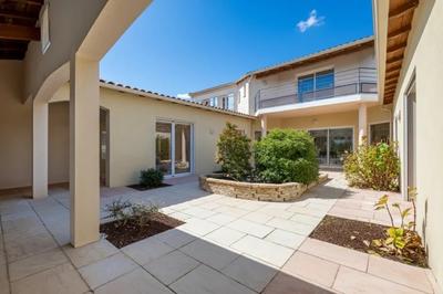 Maison - 408 m² - 11 pièces